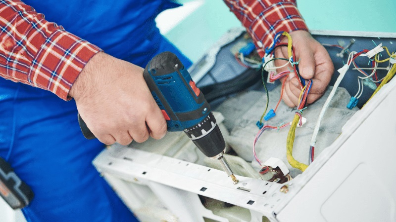 İzmit Fondital Fondital çamaşır makinesi kart tamiri – Su almama arızası orijinal parça ile giderildi. - Teknik servis örneği
